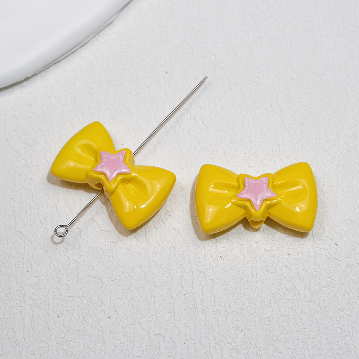 Painted Star Bow Acrylic Beads 28mm Glossy Mixed Colors 30pcs 16