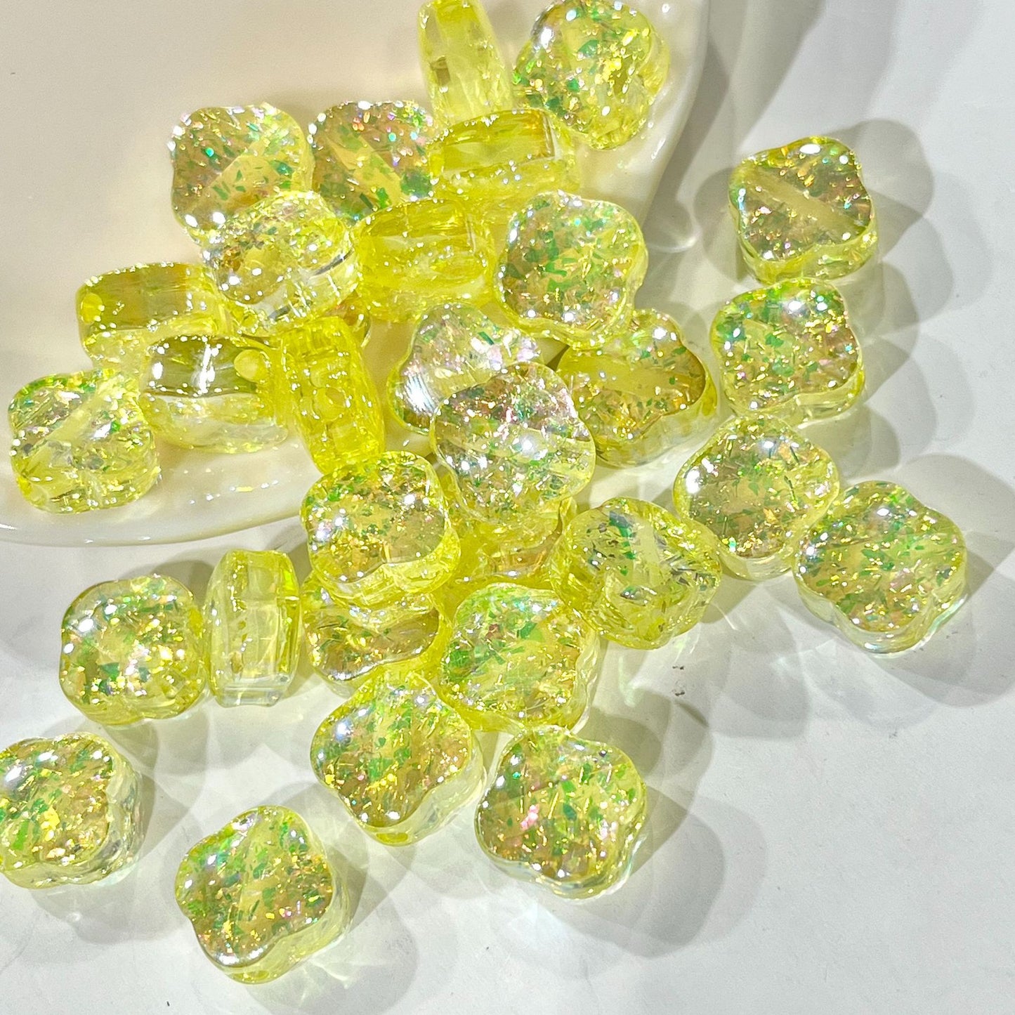 Shimmer Clover Resin Beads 12mm Iridescent Sparkle 10pcs 10