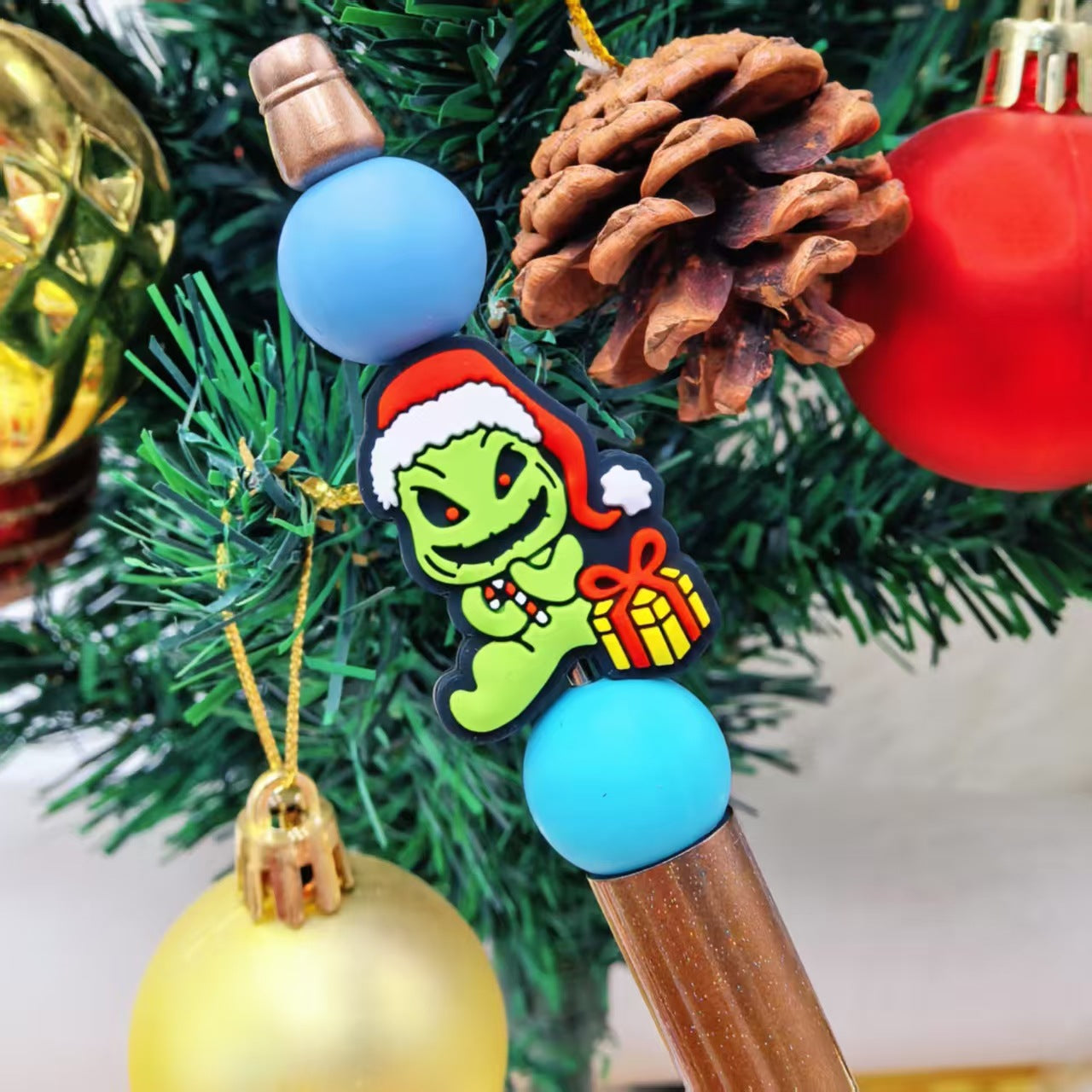 Silicone Focal Beads Christmas Halloween Horror Grinch Holding Gift 20pcs 6