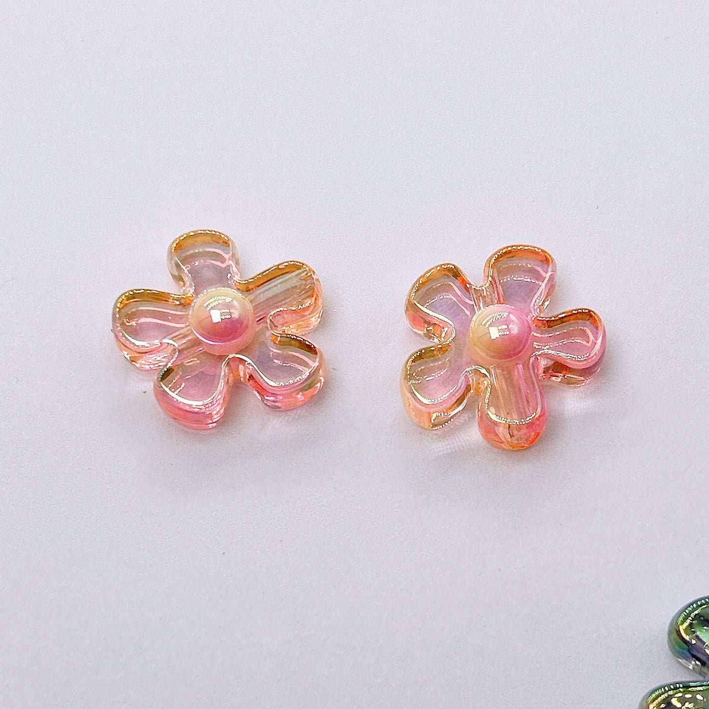 Plating Irregular Flower Acrylic Beads 26mm Transparent Pastel 100pcs 3