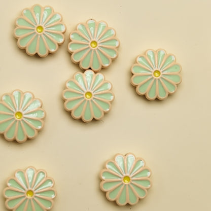 Daisy Metal Beads 13mm Baking Painted Zinc Alloy 20pcs 8