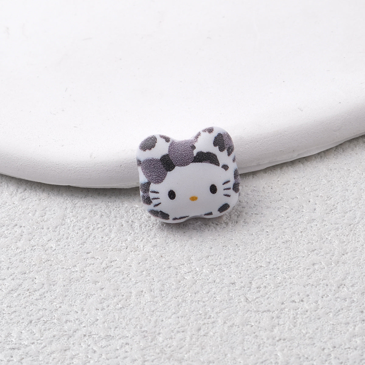 Leopard Print Hello KT Acrylic Beads 14mm Matte Finish 20pcs 12