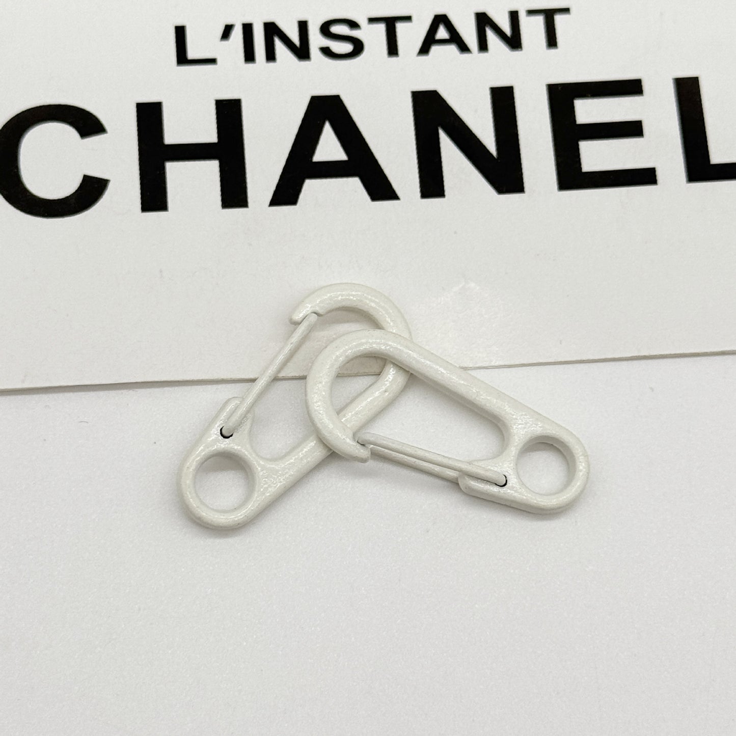 Colorful Clip Shaped Zinc Alloy Keychain Hooks 31mm 20pcs 16