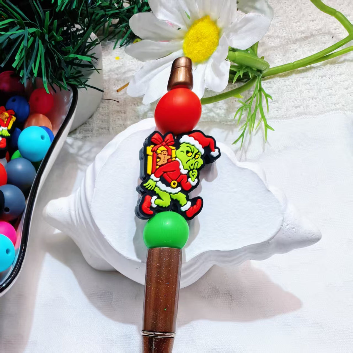 Silicone Focal Beads Christmas Grinch With Santa Hat and Gift Pack 20pcs 7