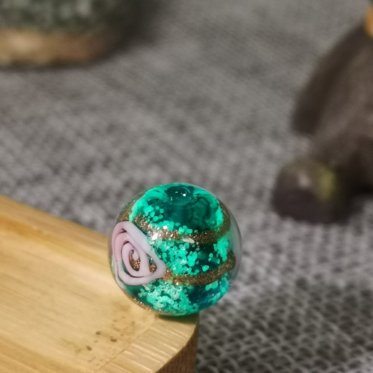 Lampwork Glass Beads Round 8-14mm Glow In The Dark Rose Pattern 1pc 3