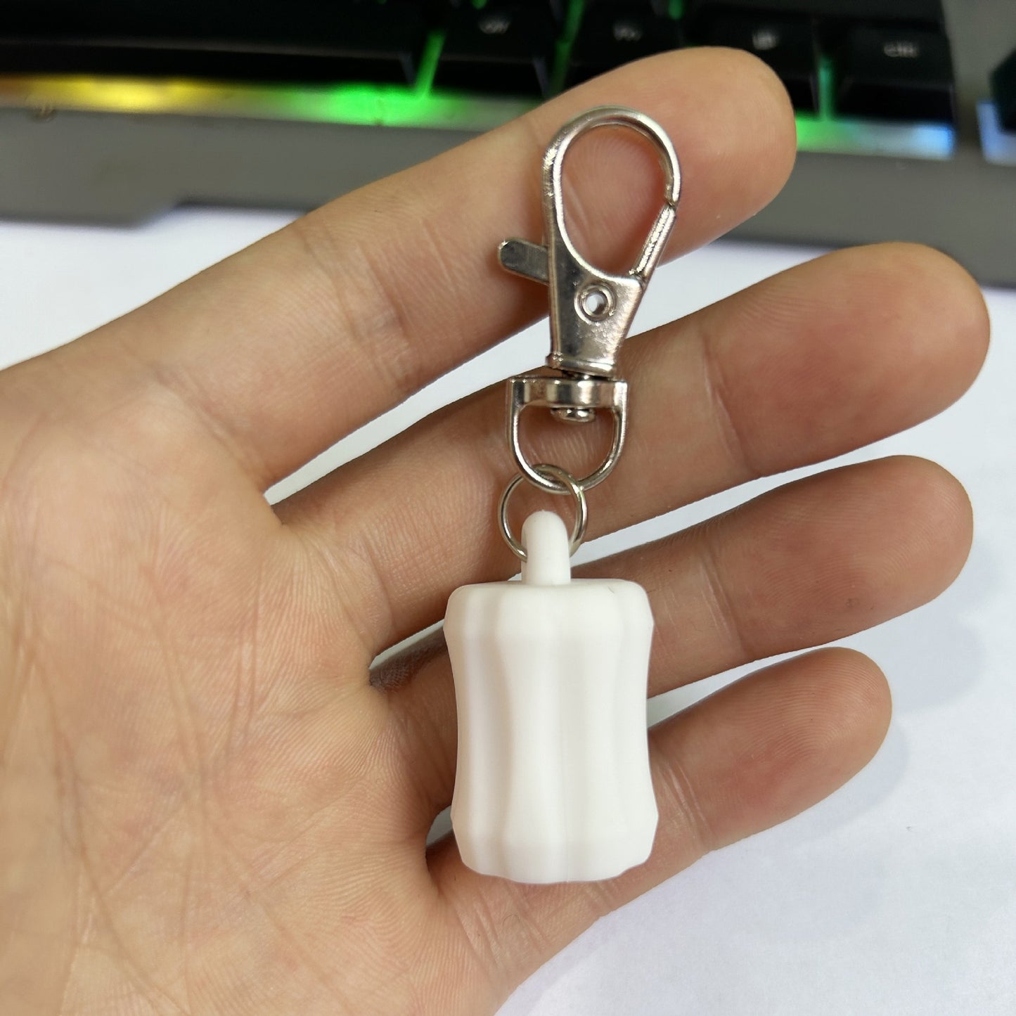 Silicone Chapstick Keychain Caps Crown Striped Smooth Shapes 3pcs 12