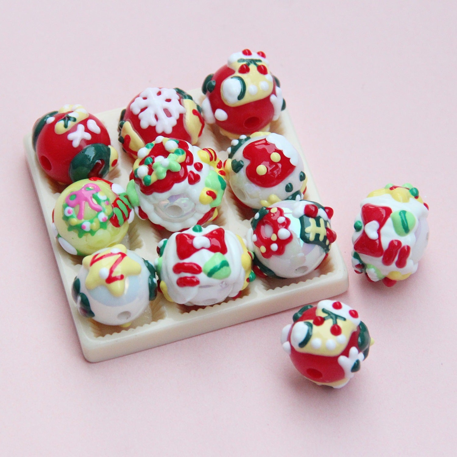 Hand Painted Christmas Wreath and Snowflake Acrylic Beads 18mm 10pcs 3