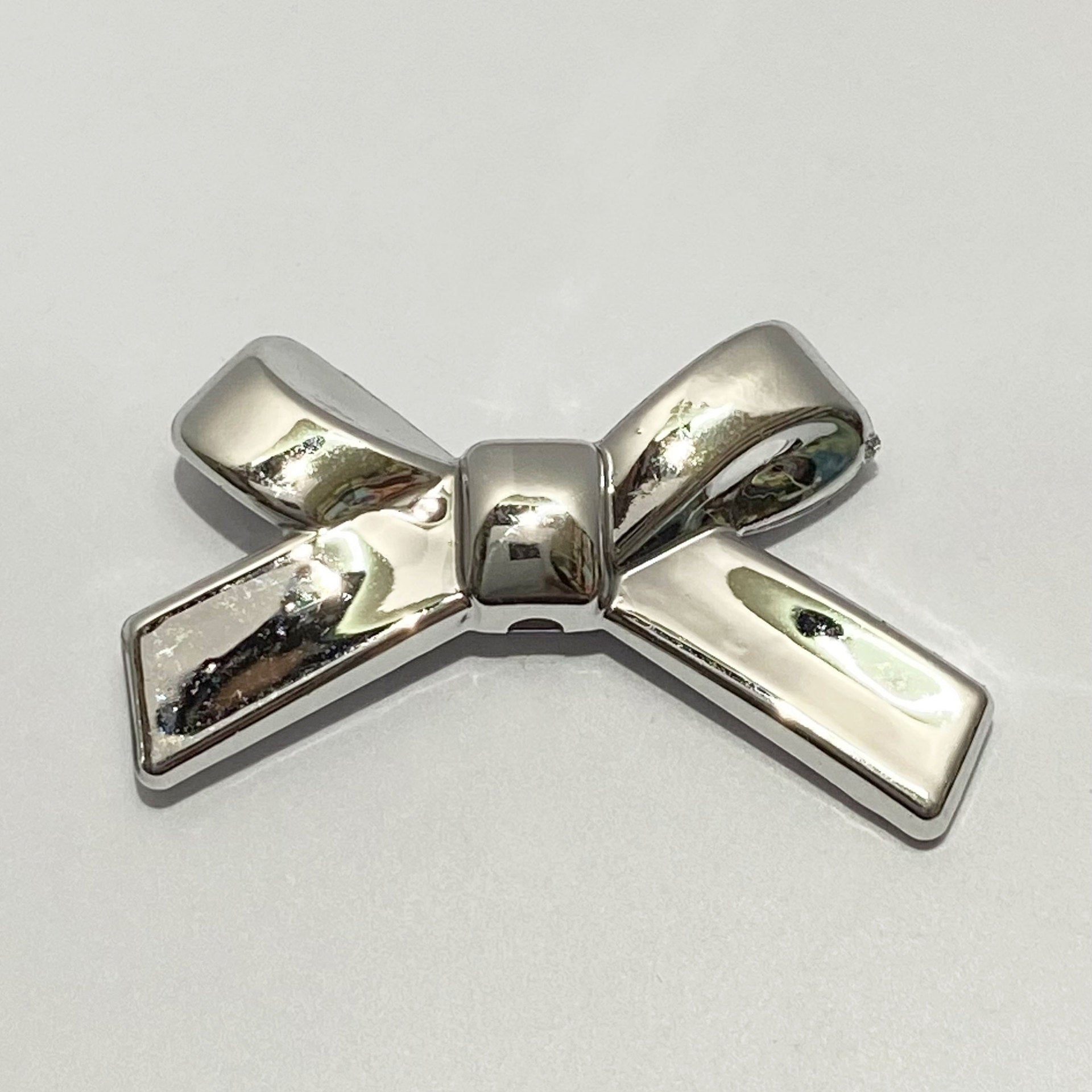 UV Plating Cross Shaped Bow Acrylic Beads 20mm 60pcs 6