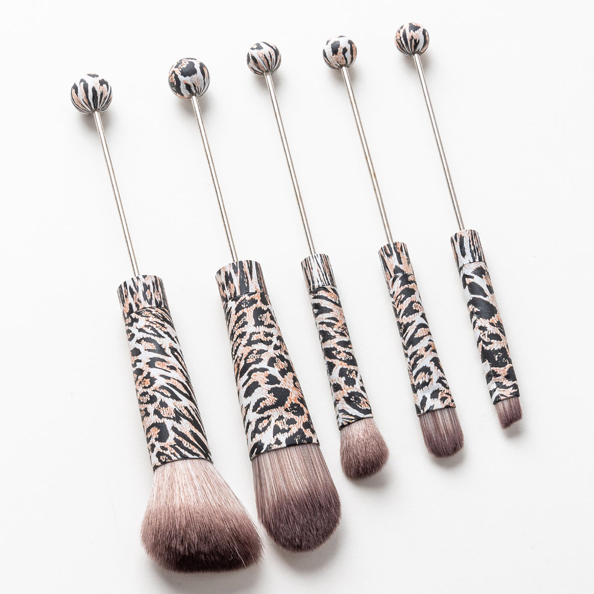 Beadable Makeup Brushes Halloween Christmas Themed Colorful Handles 5pcs 18