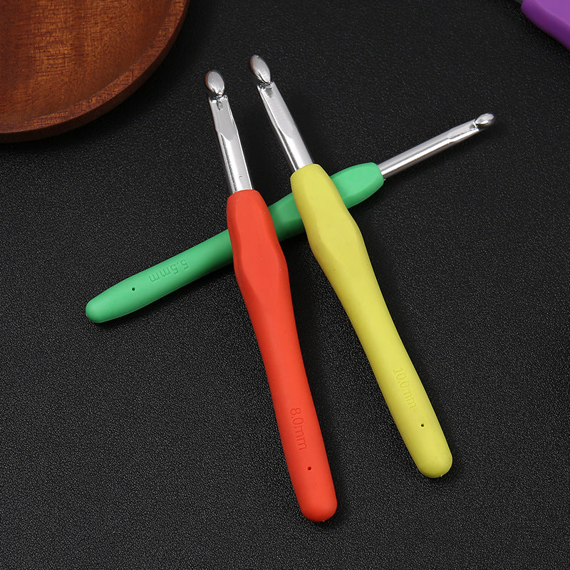 Crochet Hooks Soft Grip Aluminum Tips Ergonomic Silicone Handles 3pcs 14cm 2