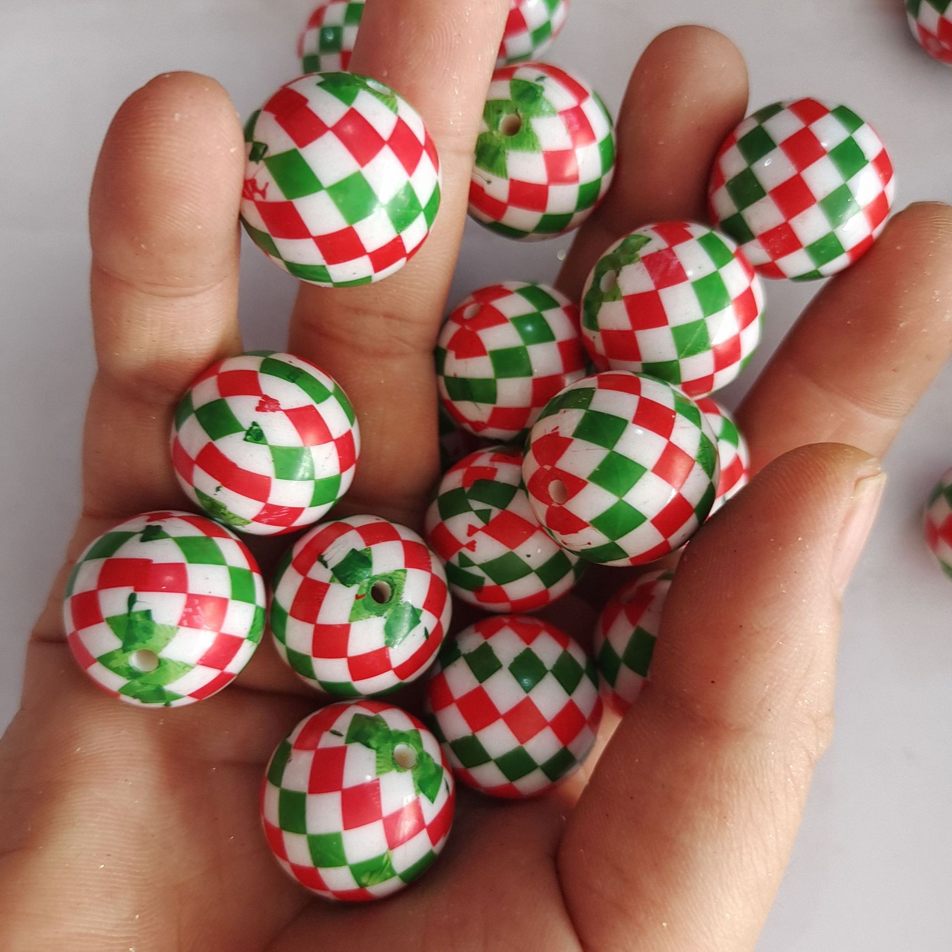 Christmas Bubblegum Beads 20mm Two Tone Rhombus Grid Red Green 10pcs 3