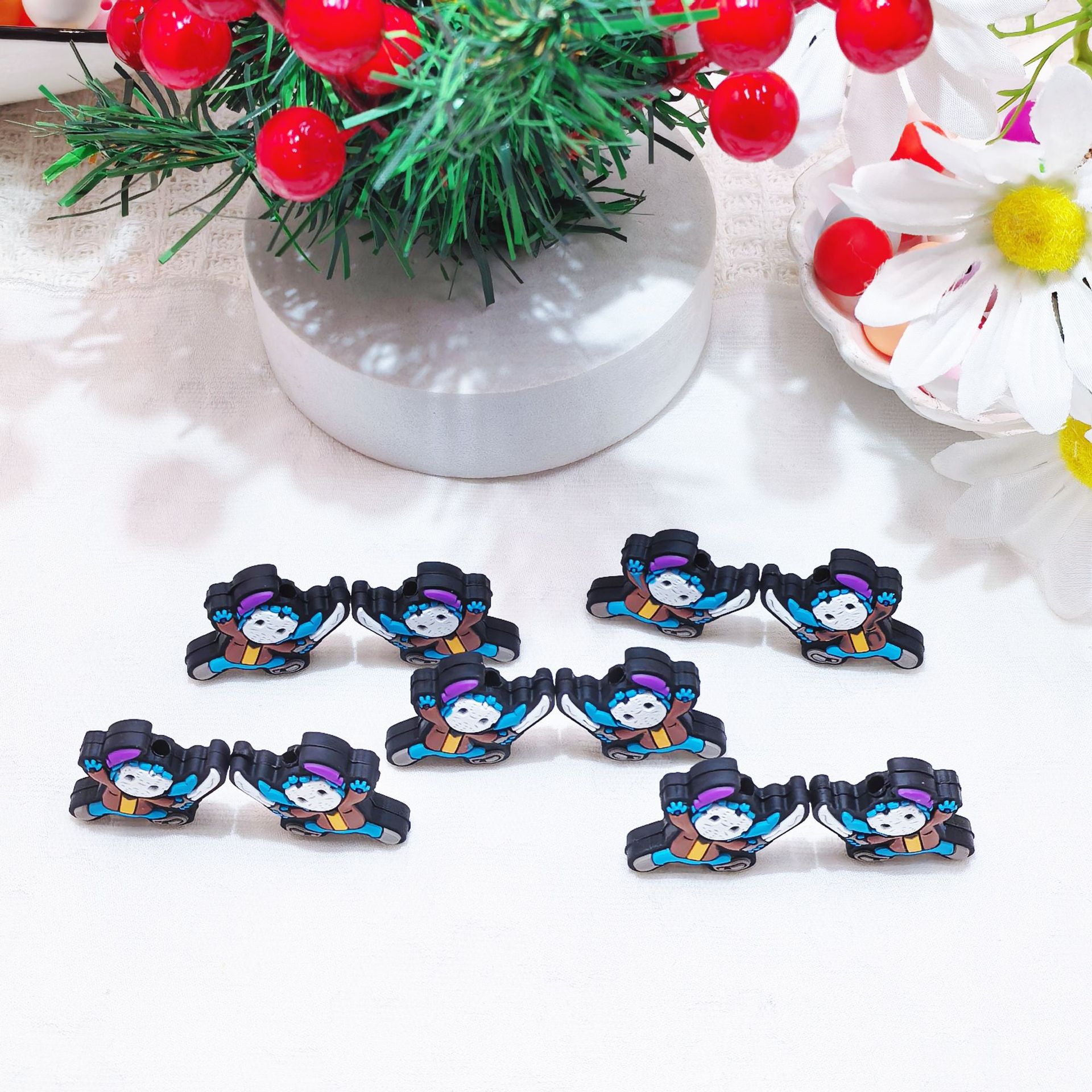 Silicone Focal Beads Ghost Face Stitch Holding Sword with Purple Hat 20pcs 3