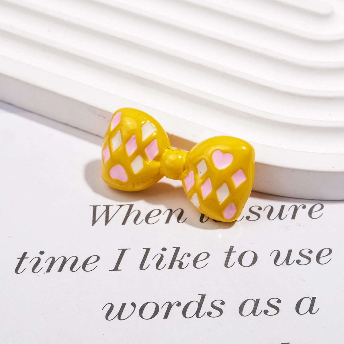 Painted Bow Acrylic Beads 35mm Quilted Enamel Glossy 30pcs 6