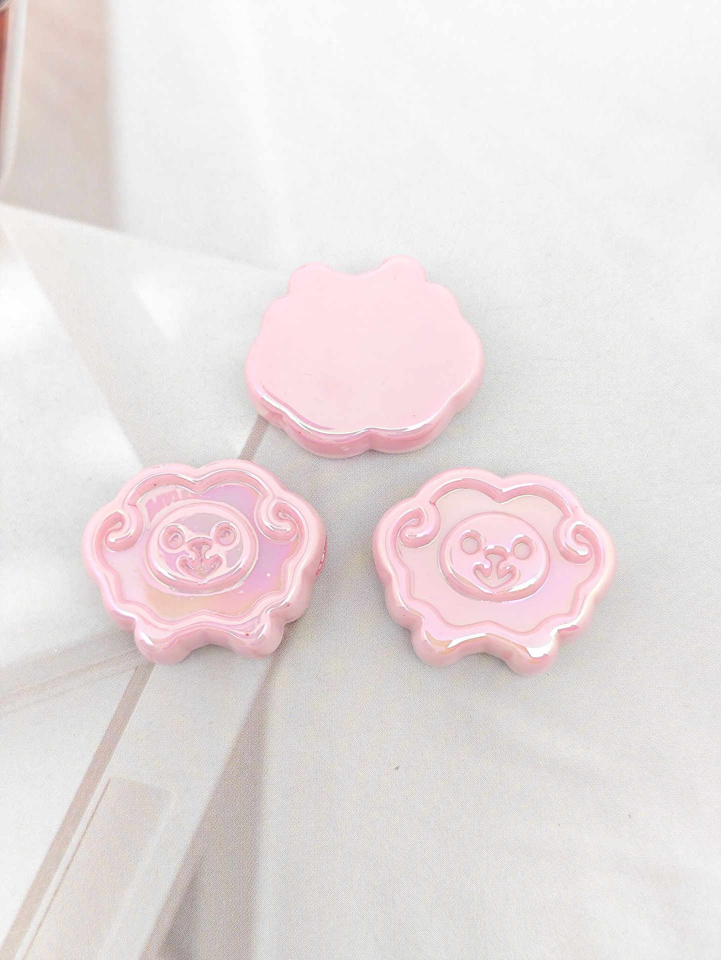 UV Plating Tiny Sheep Acrylic Flat Beads 24mm Glossy Face 50pcs 8