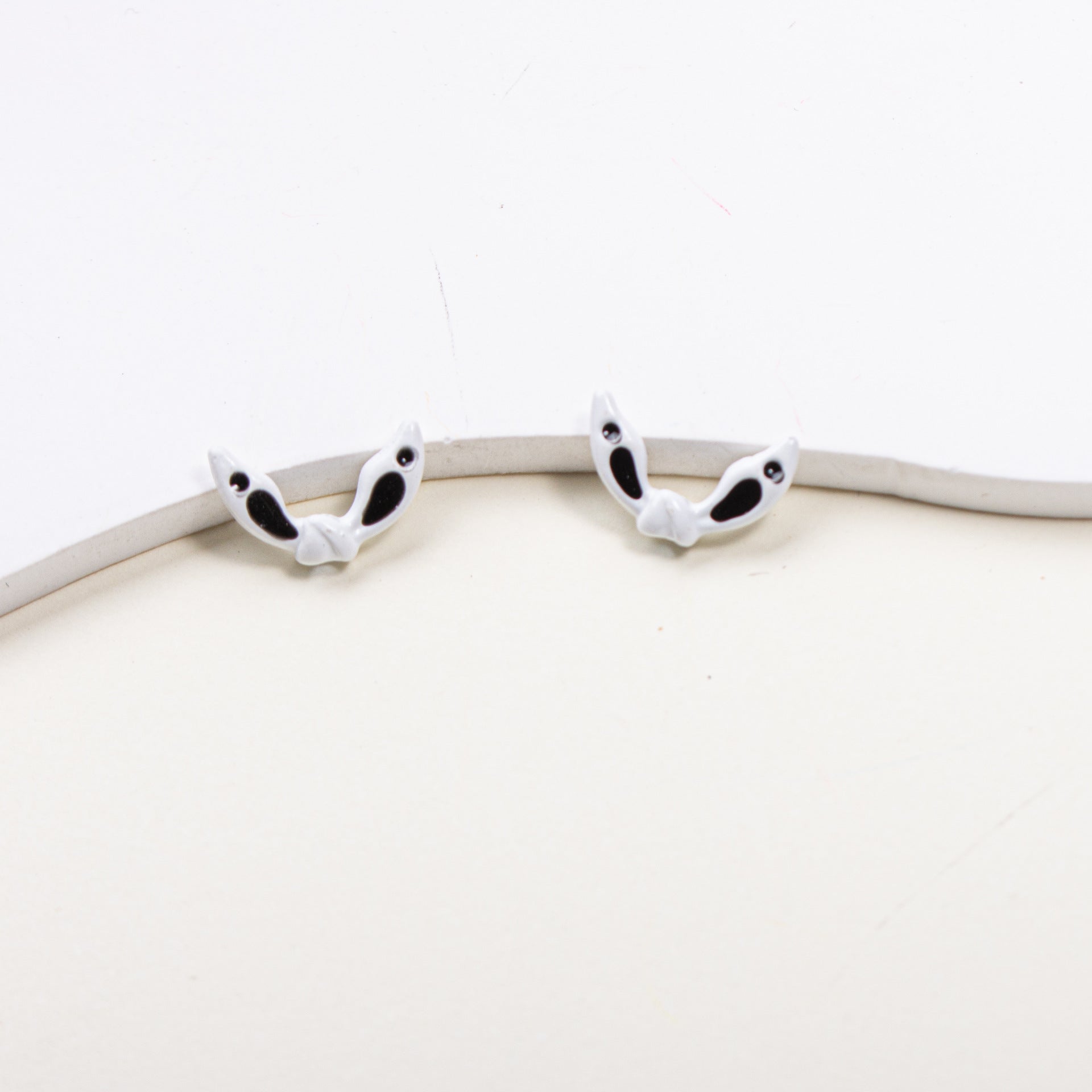 Painted Alloy Metal Beads Black and White Enamel Baking Style 10pcs 4