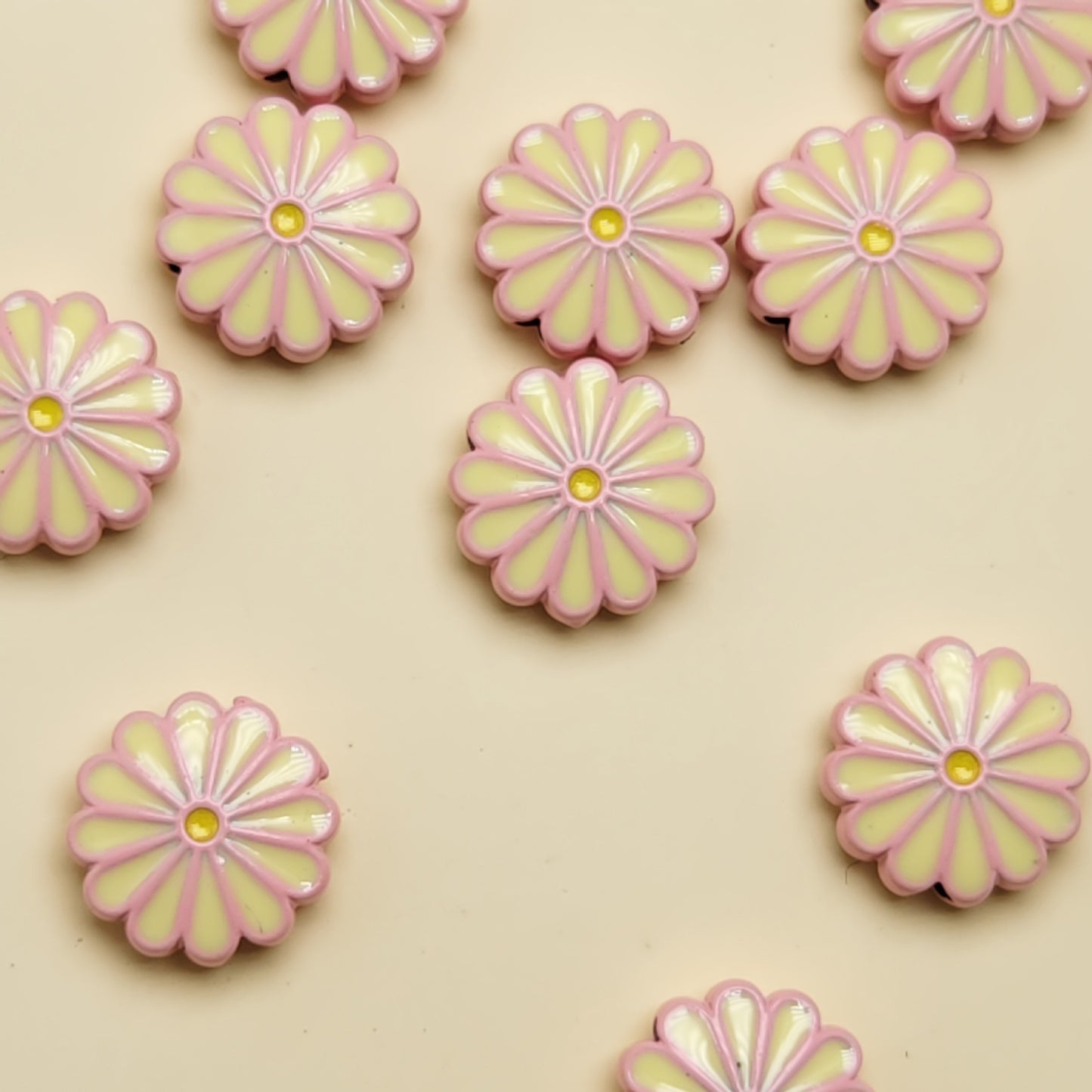 Daisy Metal Beads 13mm Baking Painted Zinc Alloy 20pcs 12
