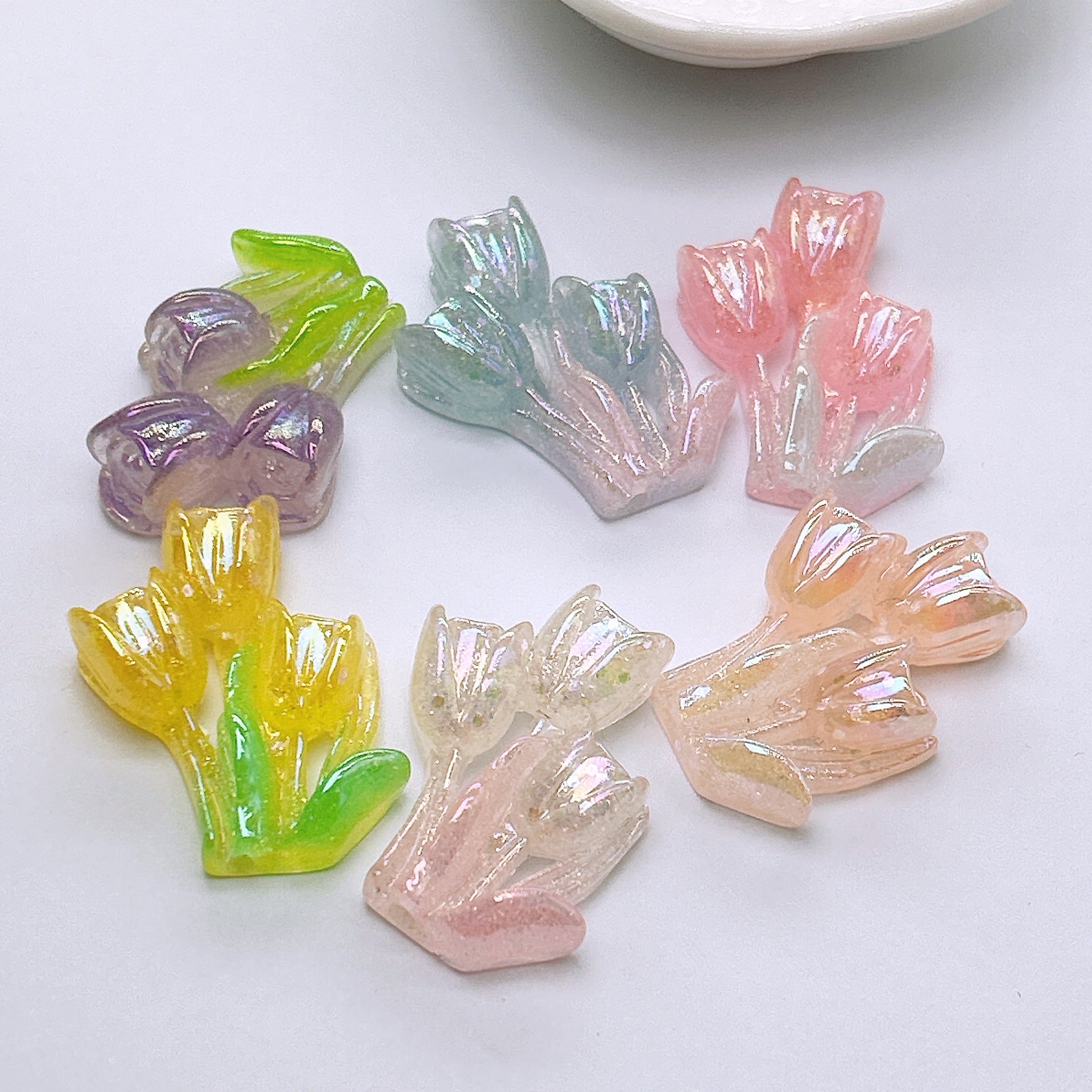 Glow in Dark Tulip Bouquet Resin Beads 37mm Iridescent Pastel 50pcs