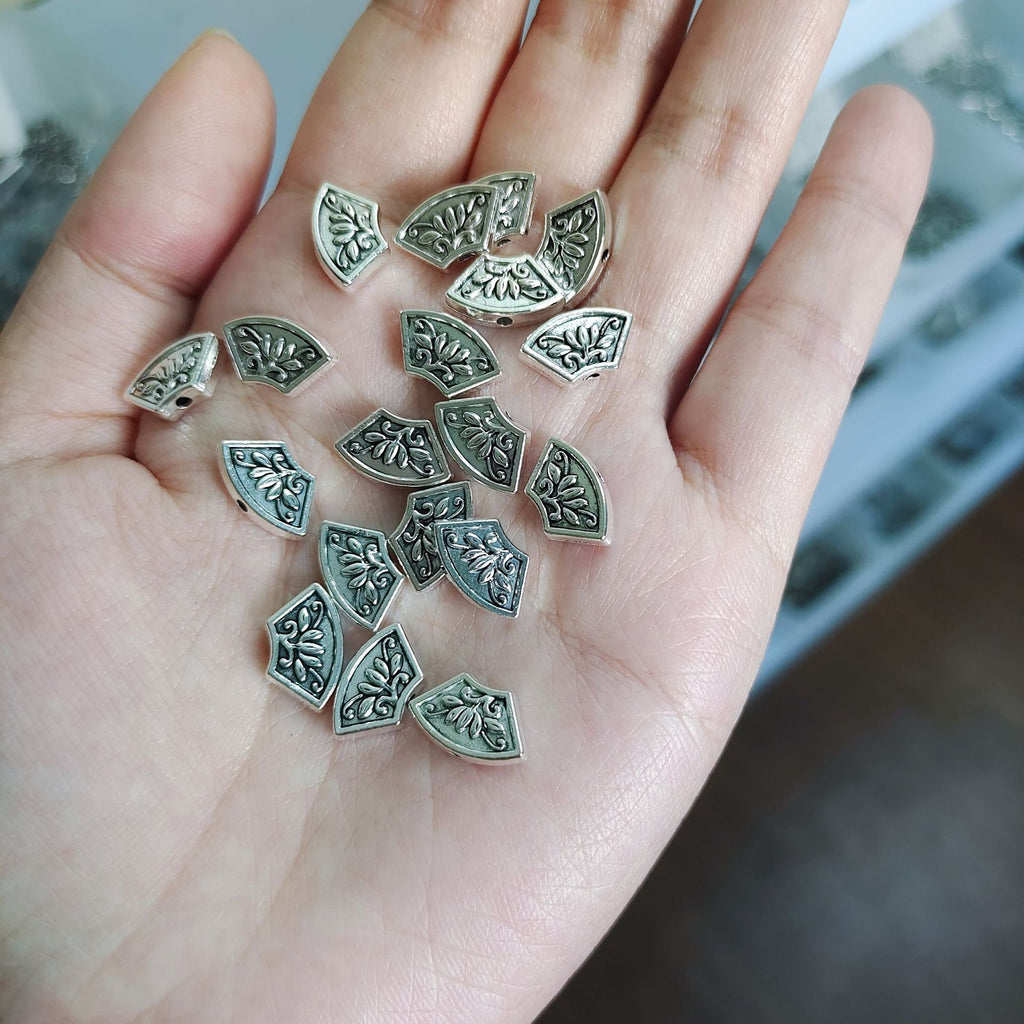 Flat Fan Metal Beads 13mm Vintage Floral Carved Silver Tone 60pcs 2