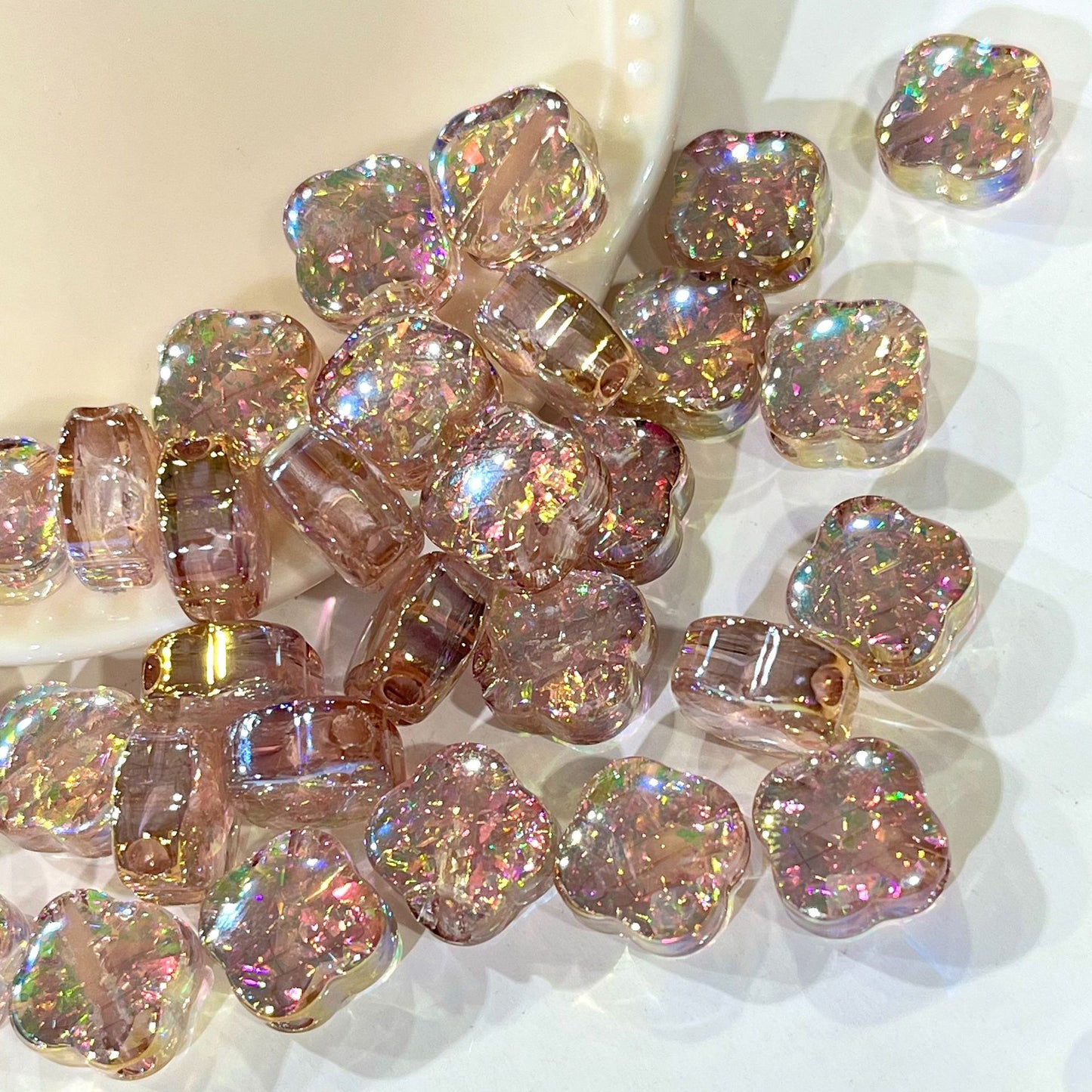 Shimmer Clover Resin Beads 12mm Iridescent Sparkle 10pcs 11