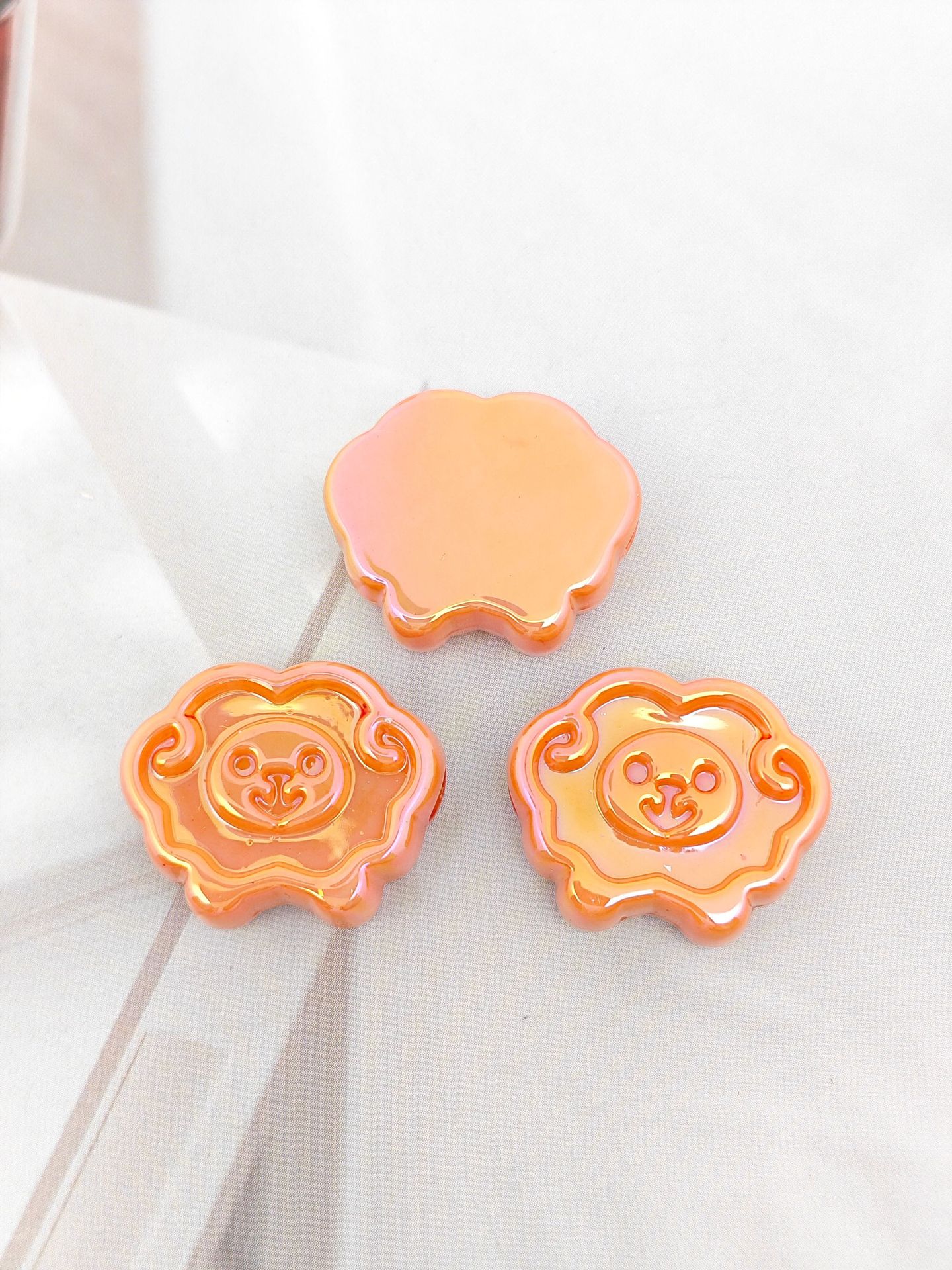 UV Plating Tiny Sheep Acrylic Flat Beads 24mm Glossy Face 50pcs 13