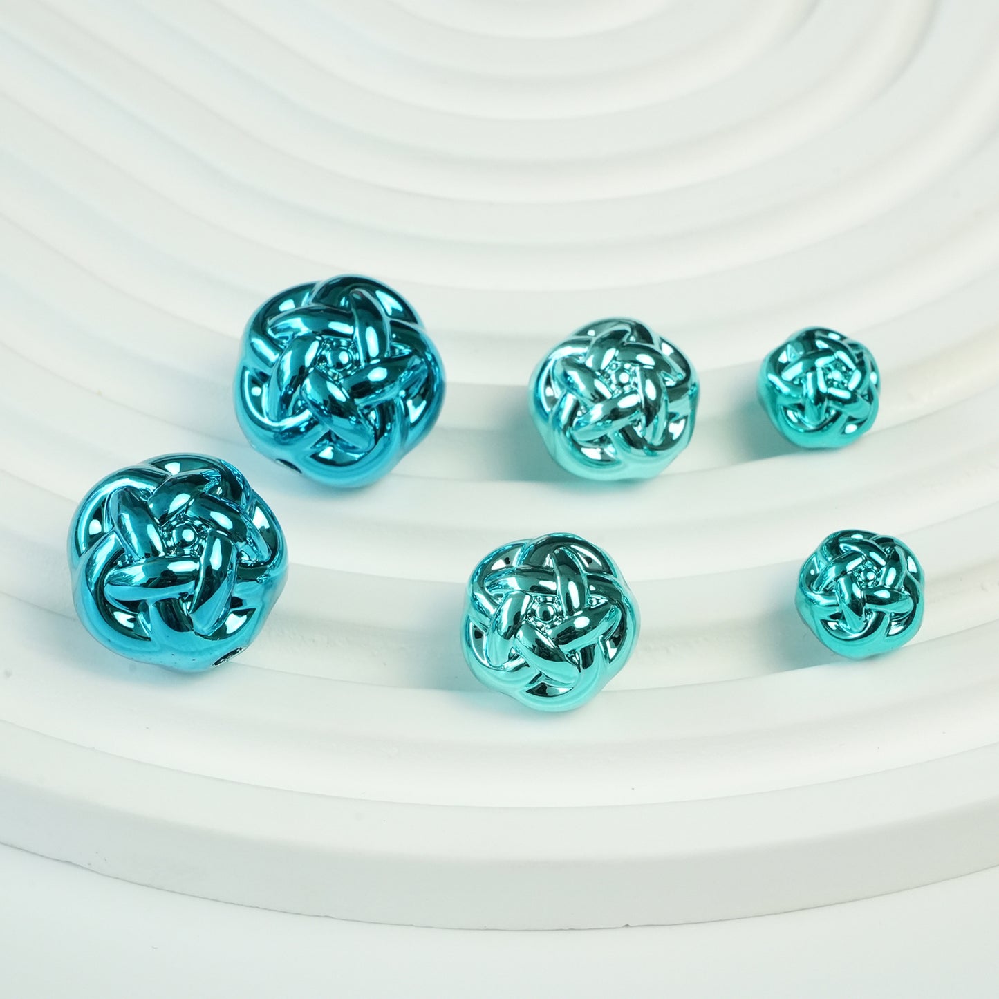 Metal Colored Wool Ball Acrylic Beads 12-19mm Metallic Shine 100pcs 12