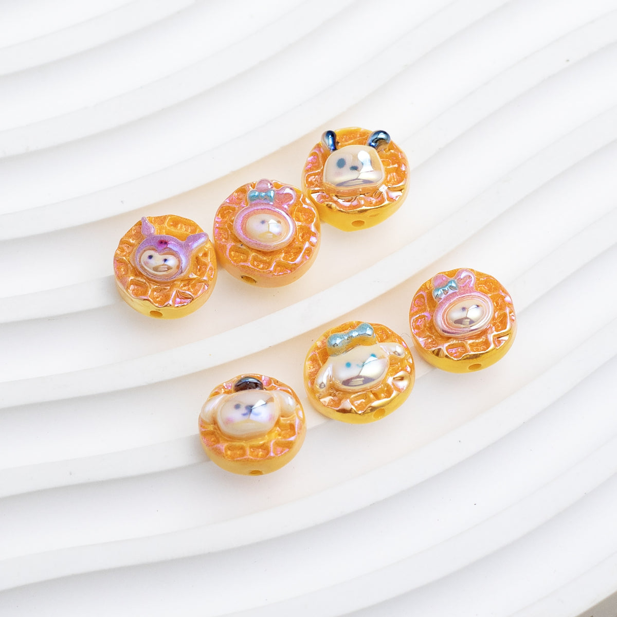 Plating Sanri Waffle Biscuit Resin Beads 13mm Glossy Gold 20pcs 2