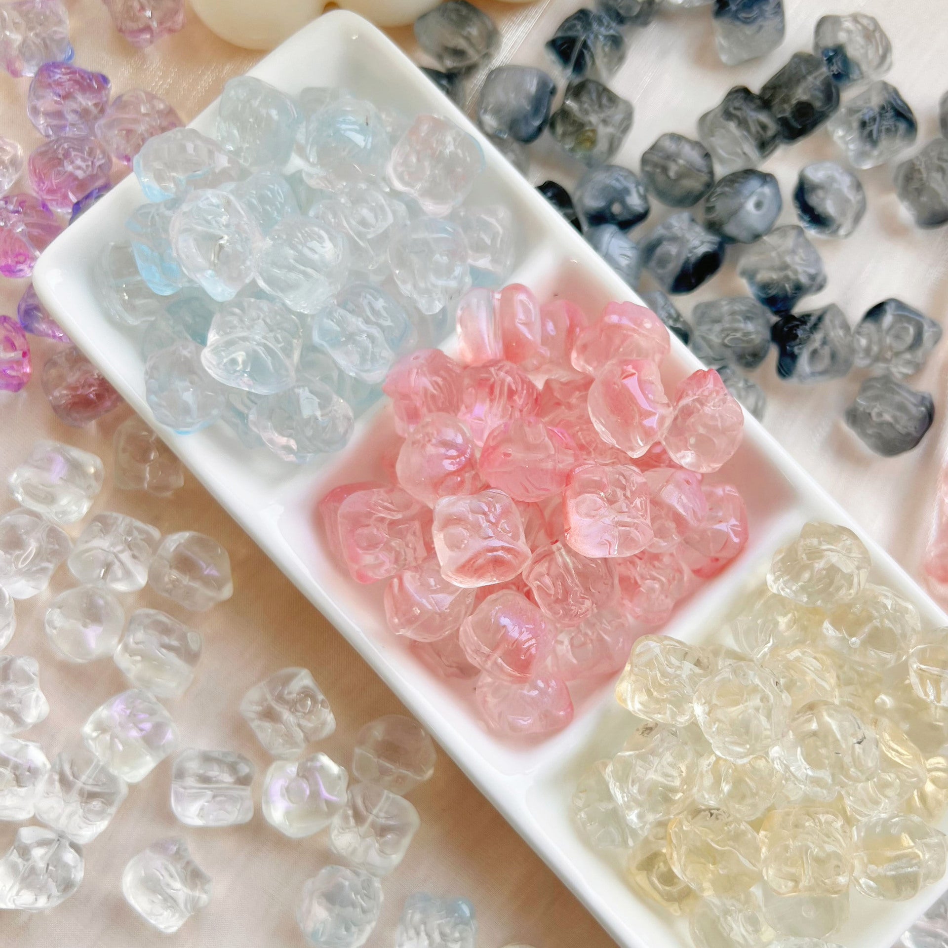 Vintage Lion-Like Glass Beads 12mm Pastel Etched Design 30pcs 4