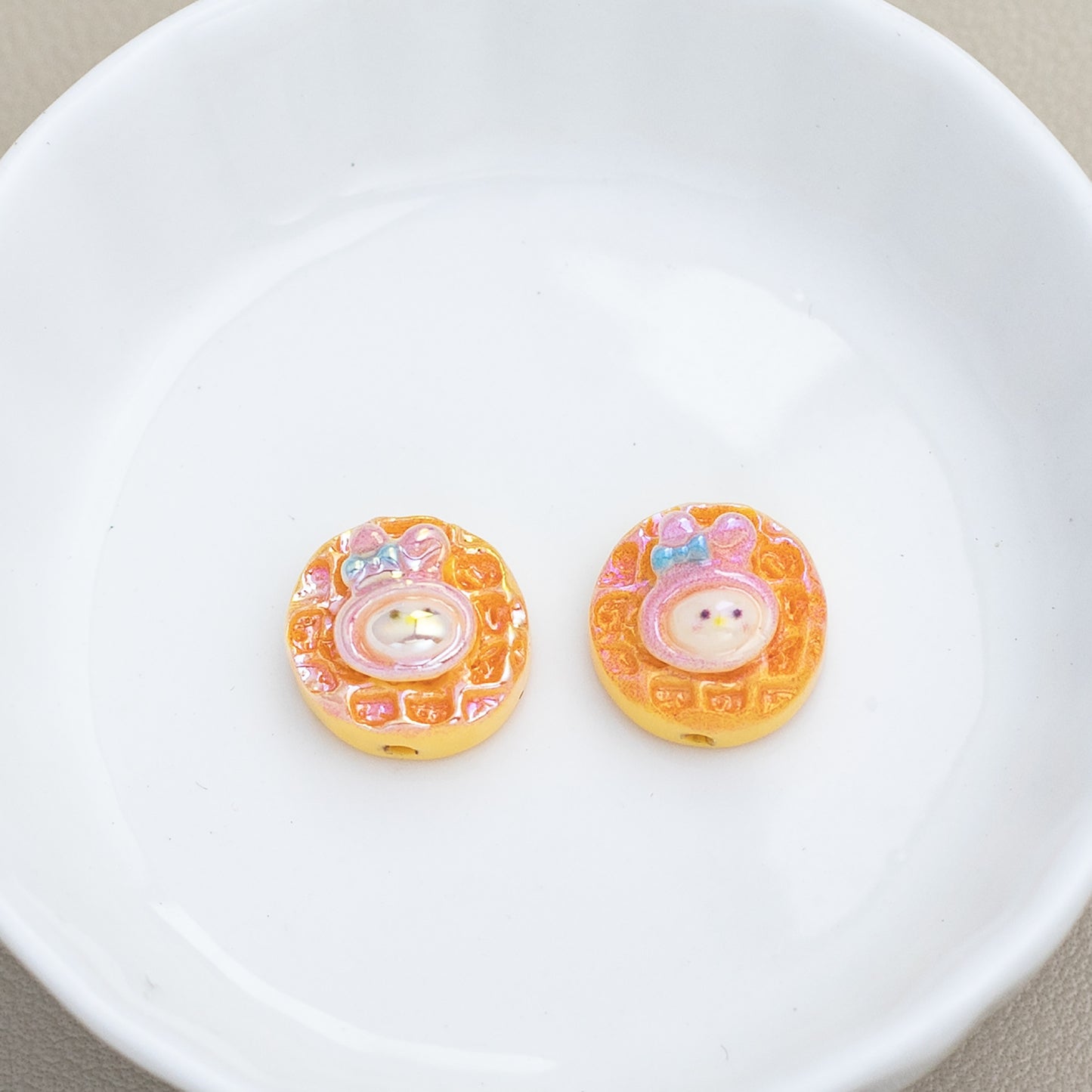 Plating Sanri Waffle Biscuit Resin Beads 13mm Glossy Gold 20pcs 10