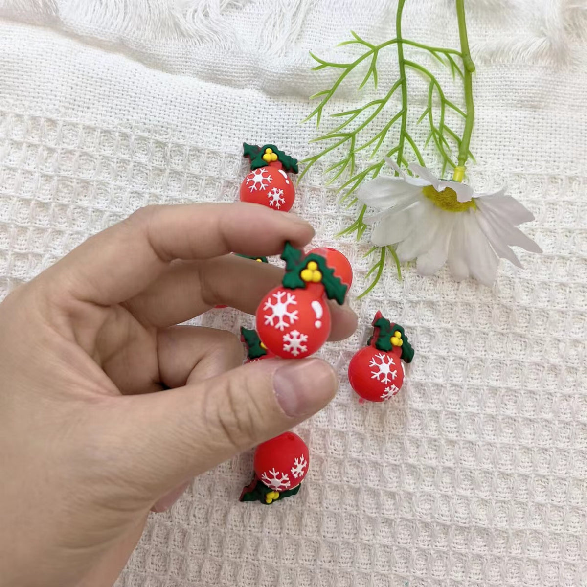 Silicone 3D Focal Beads Christmas Snowflake Lights Red Holly Berries 20pcs