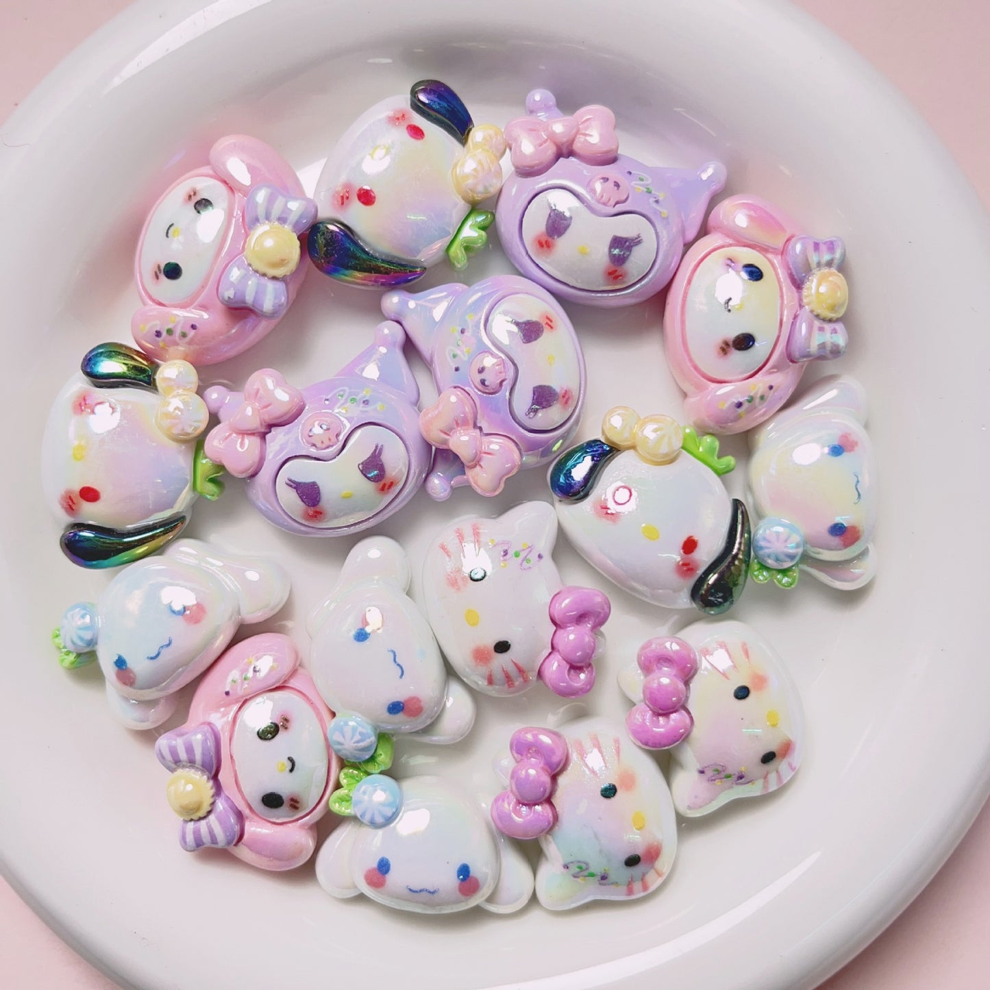 Glossy Sanrio Character Resin Beads 2.5mm Hole Pastel Colors 5pcs 11