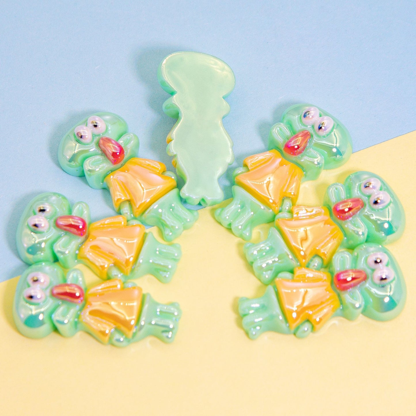 Glossy Spongebob Character Resin Beads 20pcs Colorful Series 9
