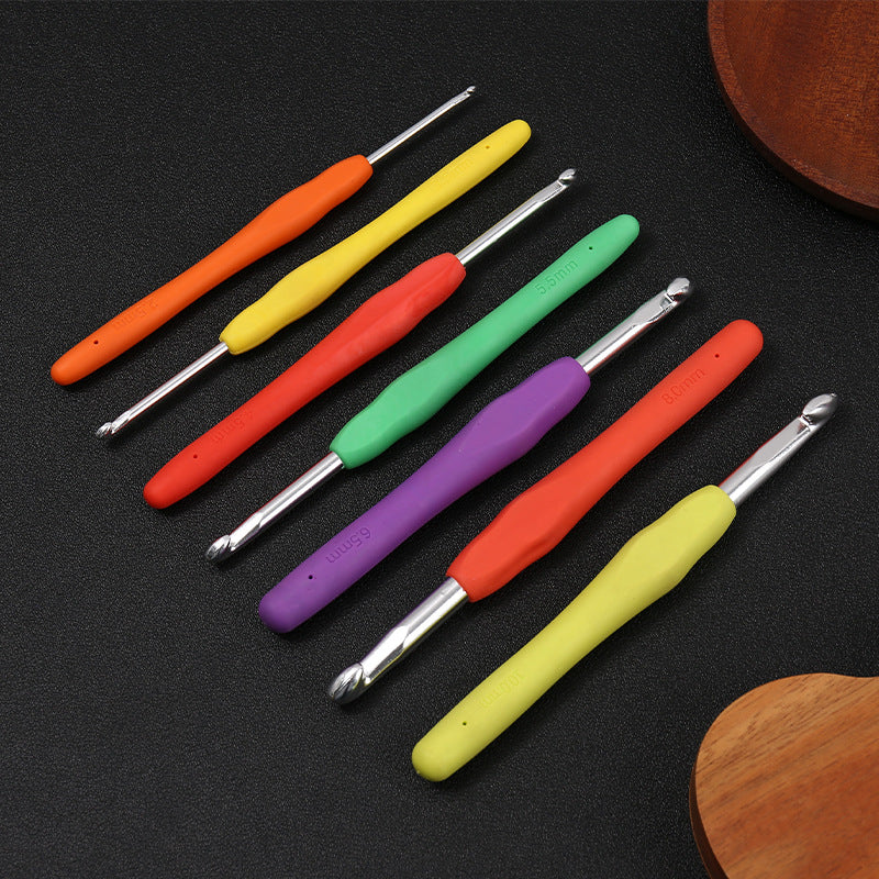 Crochet Hooks Soft Grip Aluminum Tips Ergonomic Silicone Handles 3pcs 14cm 4