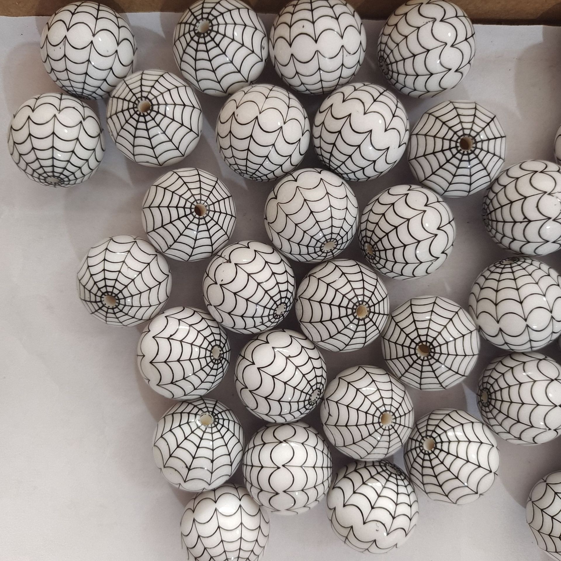 White Spider Web Bubblegum Beads 20mm Glossy Halloween Design 10pcs