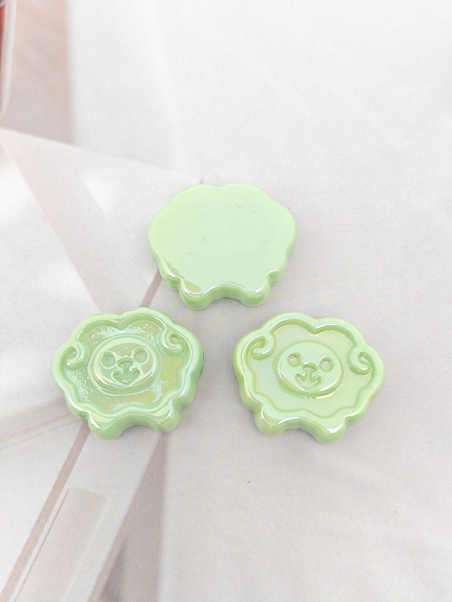 UV Plating Tiny Sheep Acrylic Flat Beads 24mm Glossy Face 50pcs 11