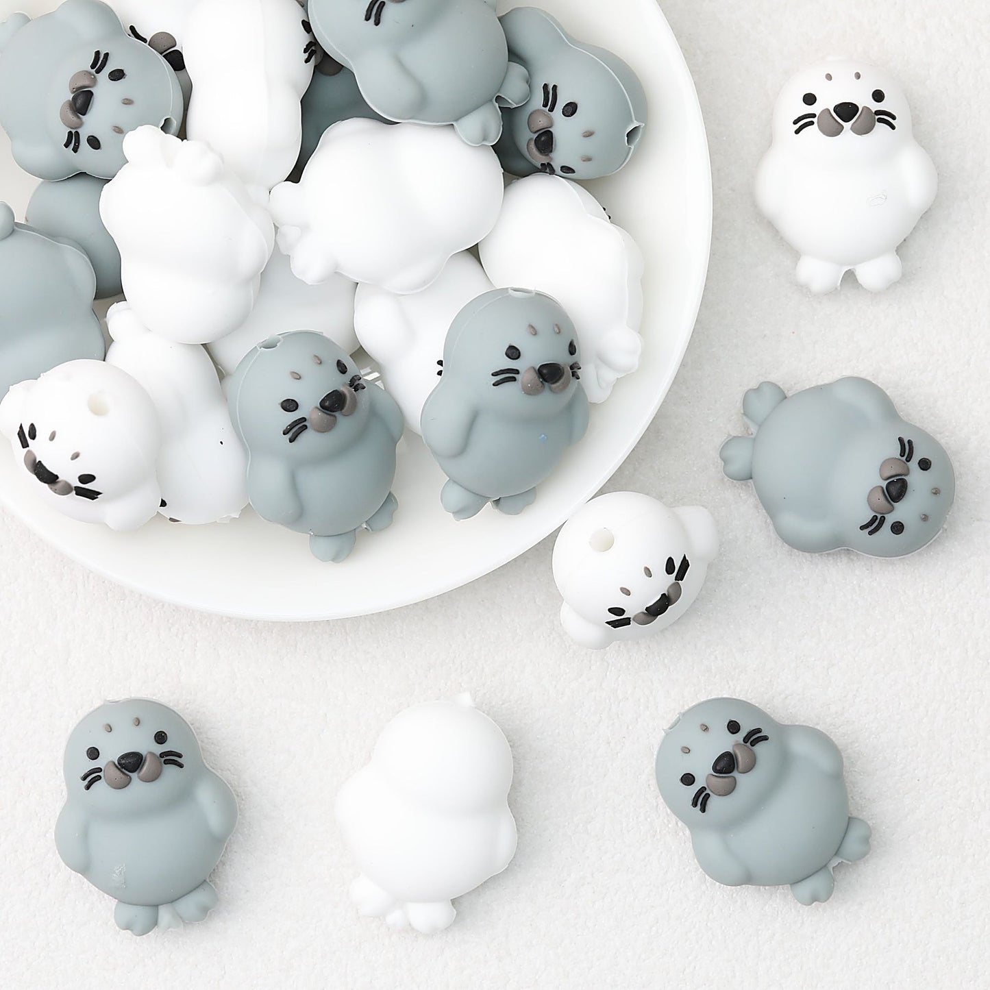 Silicone 3D Seal Focal Beads White and Gray 20pcs