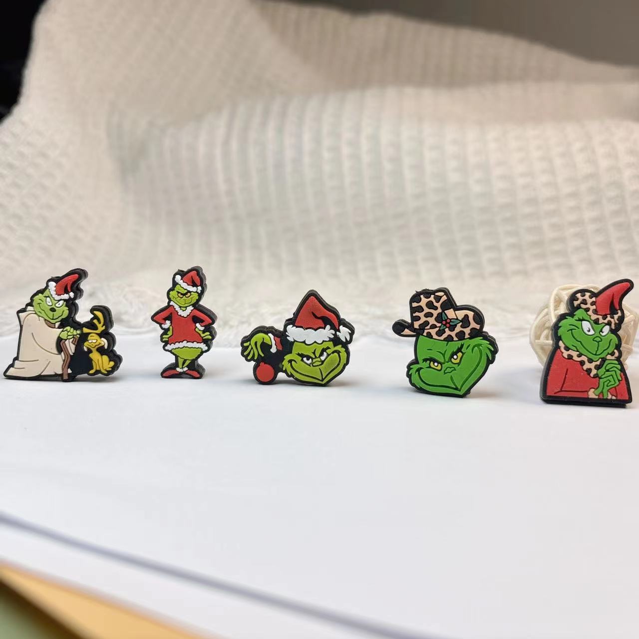 Silicone Focal Beads Grinch Santa Hats Leopard Print 20pcs 4