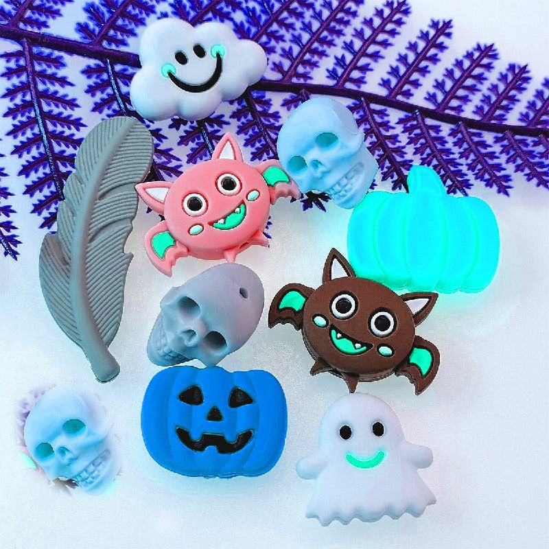 Silicone Focal Beads Halloween Ghost Pumpkin Bat Designs 10pcs 4