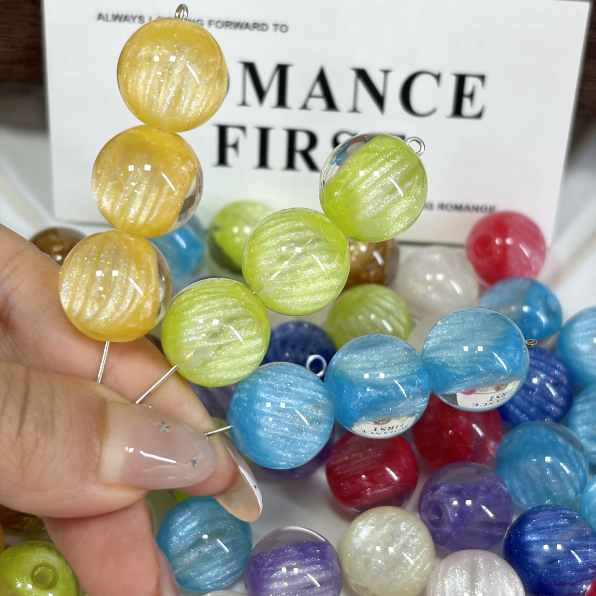 Color Changing Glitter Striped Round Resin Beads 16mm 10pcs 4