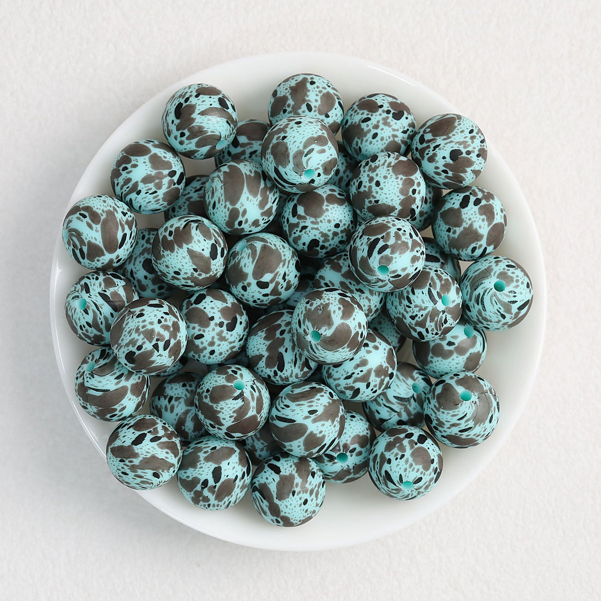 15mm Quail Egg Pattern Priented Silicone Round Beads 50pcs - White Base