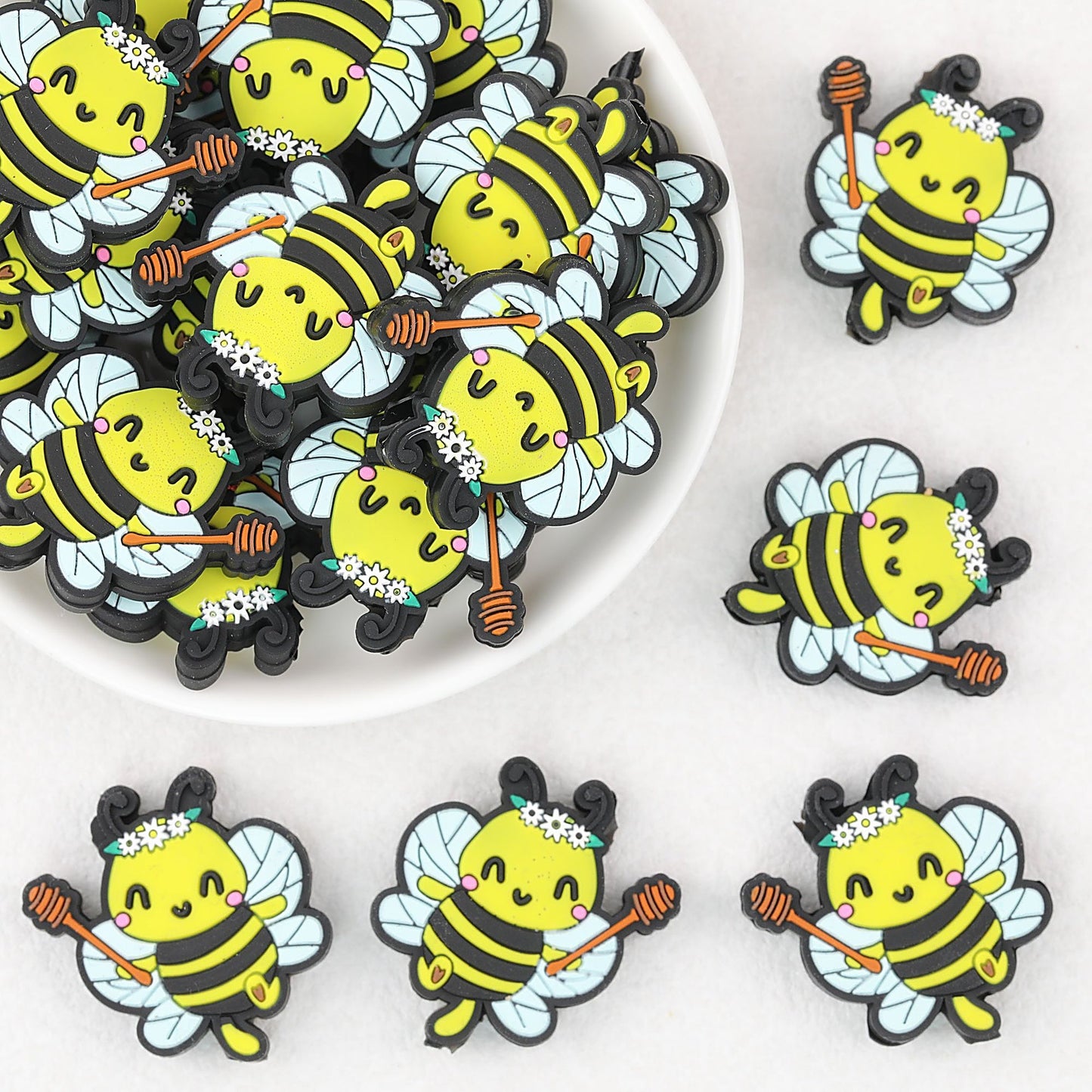 Cute Bee Wreath Silicone Focal Beads 20 pcs