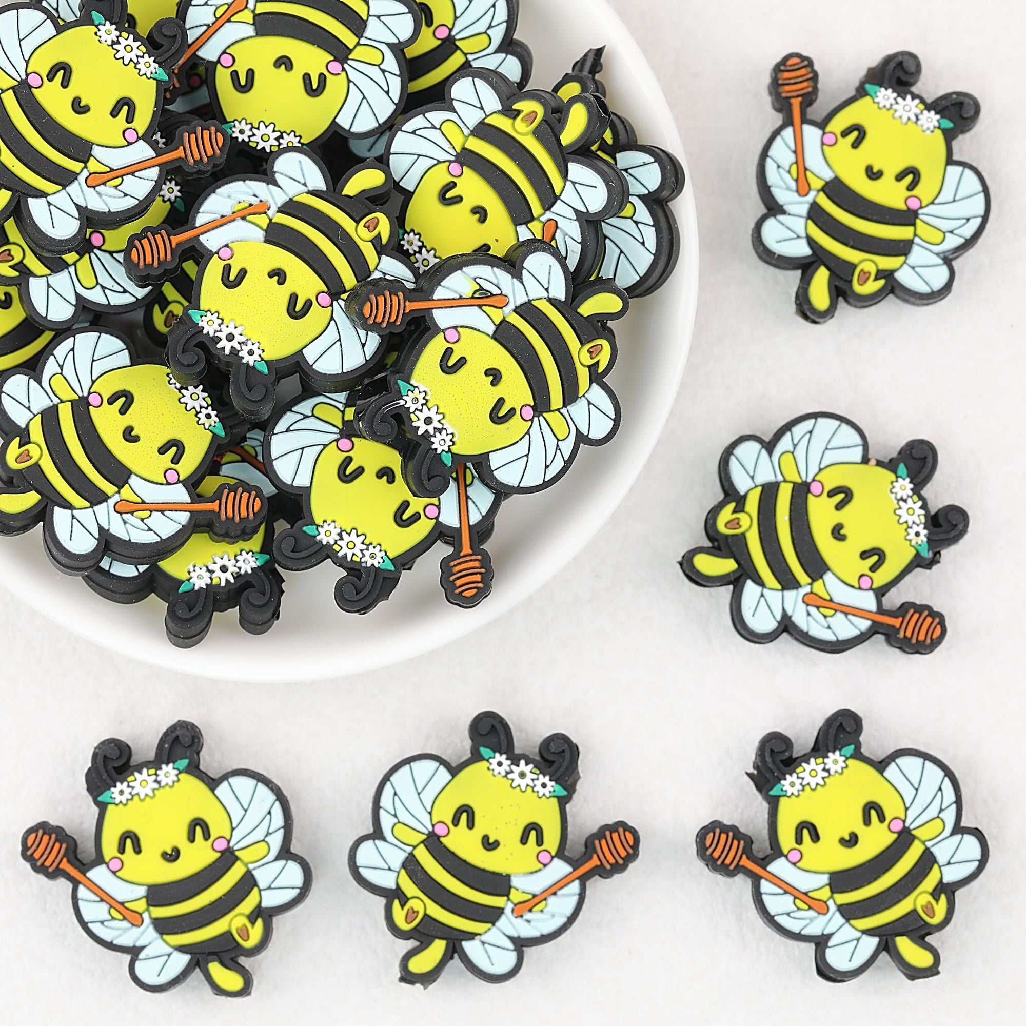 Cute Bee Wreath Silicone Focal Beads 20 pcs