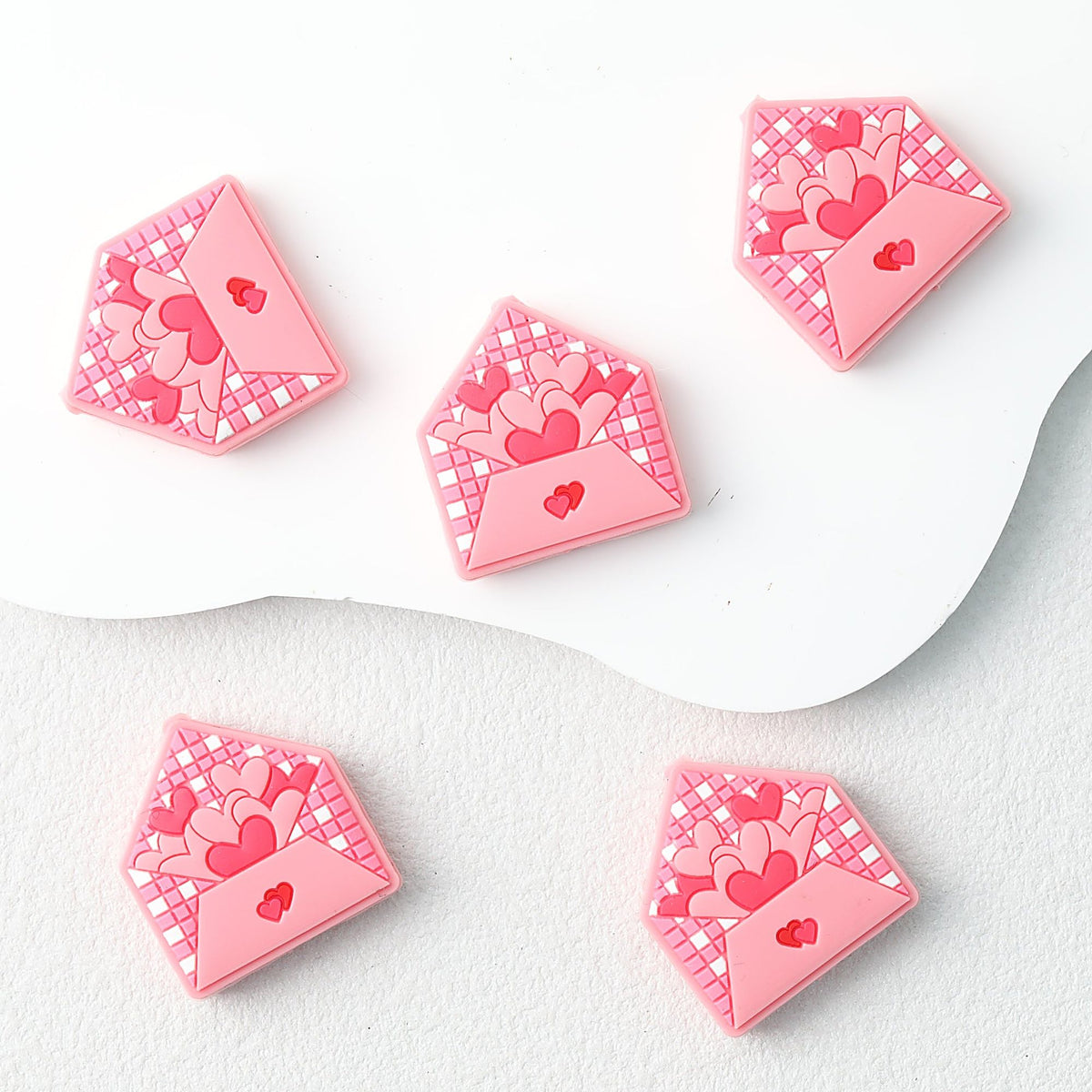 Love Heart Envelope Silicone Focal Beads Pink 20pcs