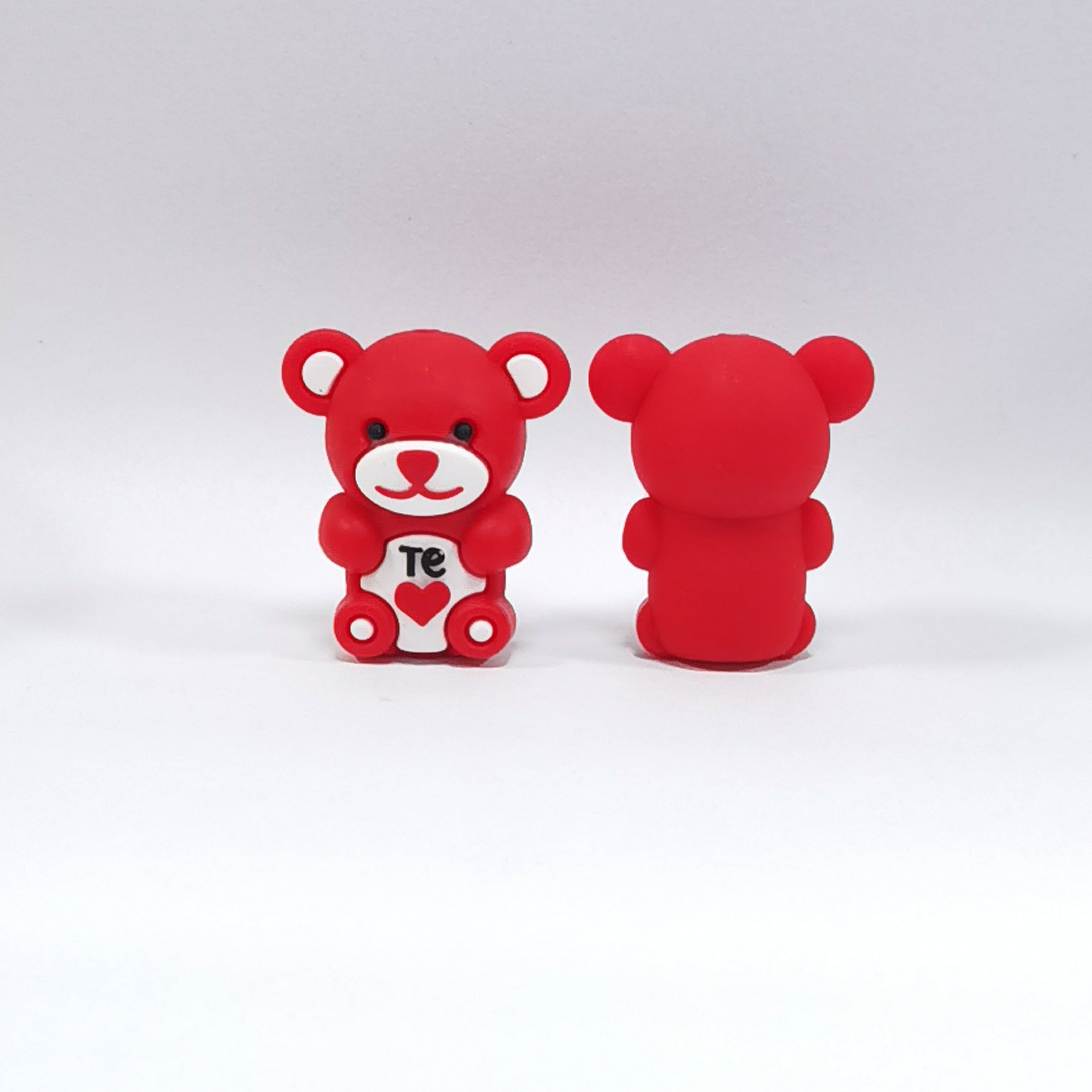 Silicone 3D Focal Beads Valentine Bear Holding Heart Plaque 20pcs